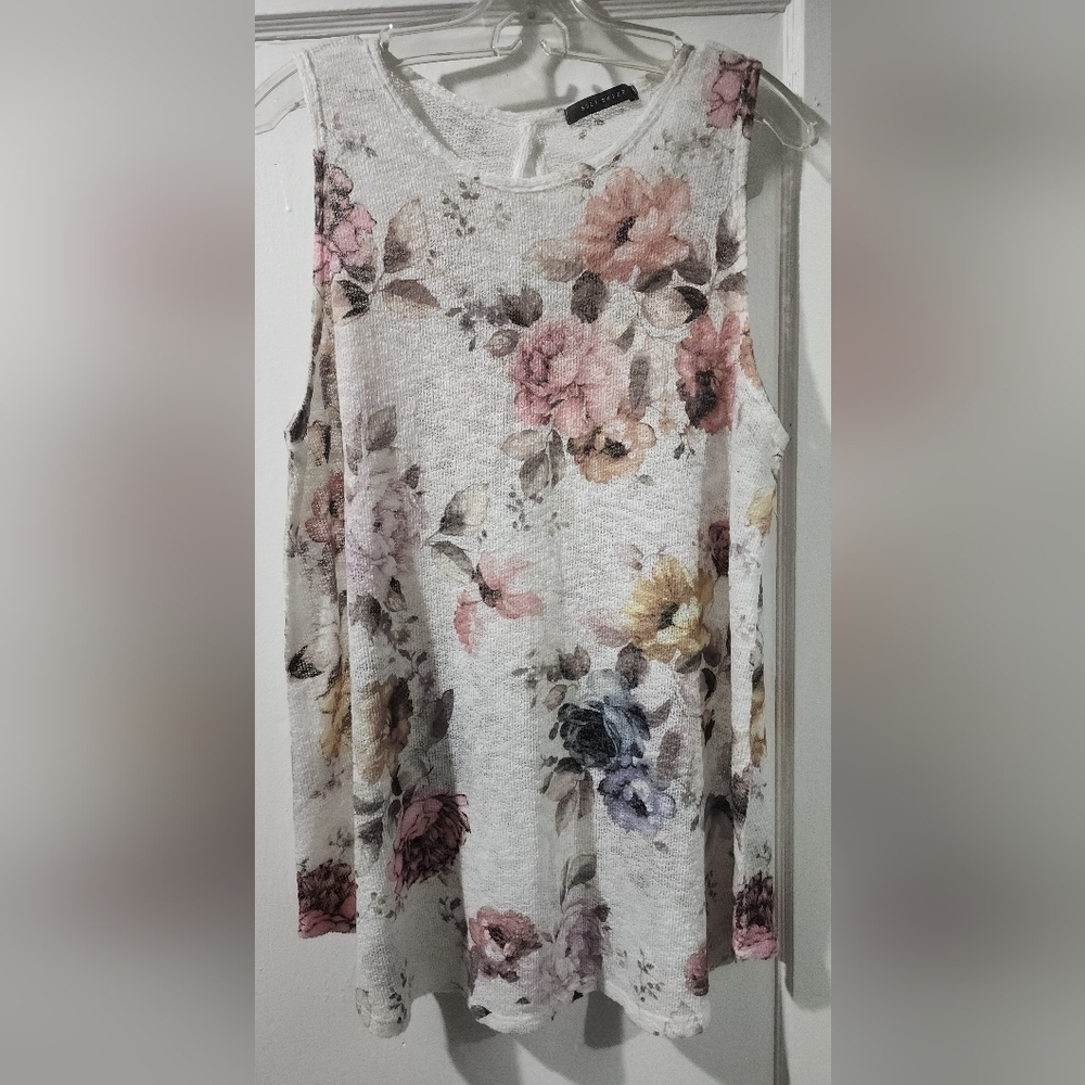 Suzy Shier Floral Tank Top - Multicolor